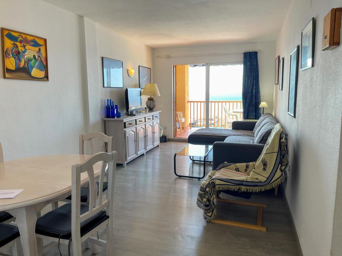 Sunrise Beachfront Apartment By The Marina Алтеа Екстериор снимка