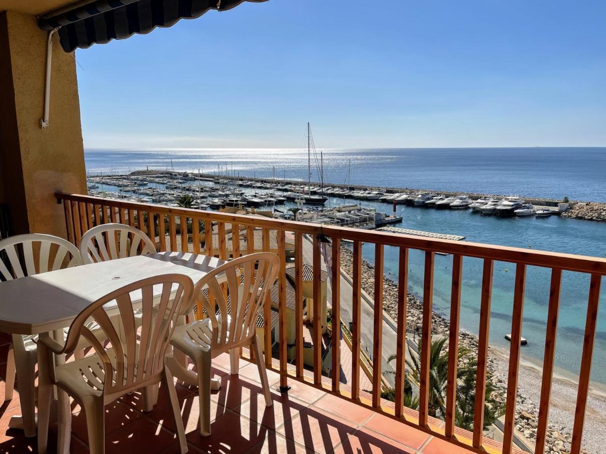 Sunrise Beachfront Apartment By The Marina Алтеа Екстериор снимка